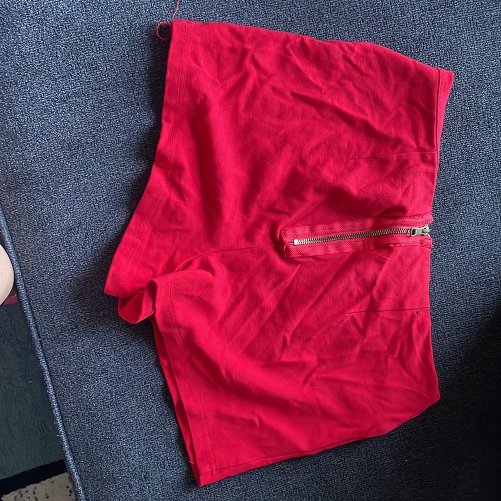 Red zippered shorts - Picture 2 of 3